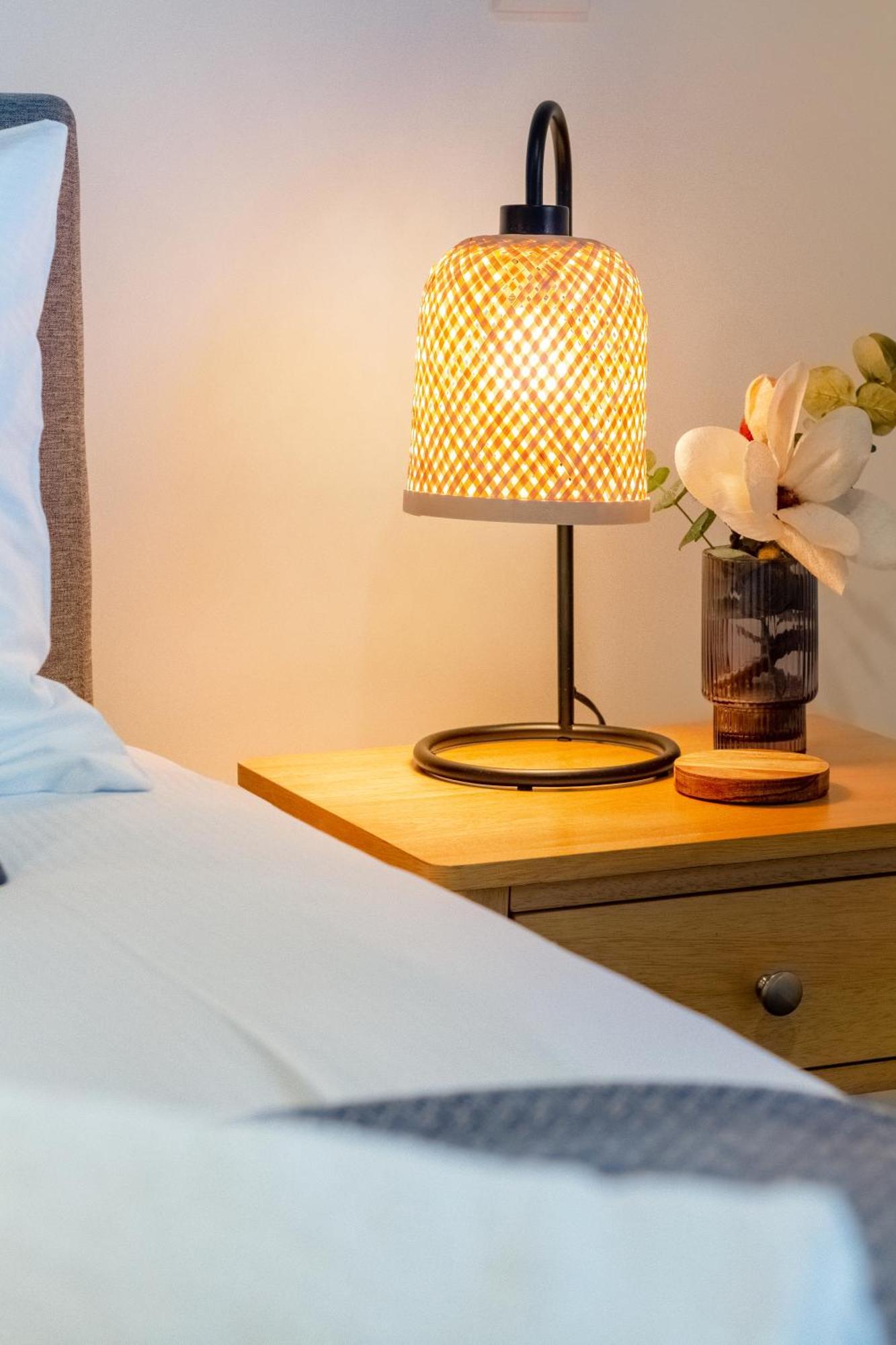 Urban Elegance - 2 Bed, 2 Bath In The Cbd Lägenhet Christchurch Exteriör bild